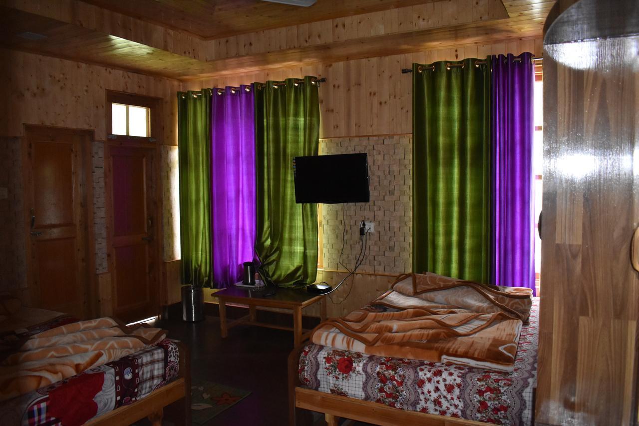 White House Kasol Hotel Eksteriør billede