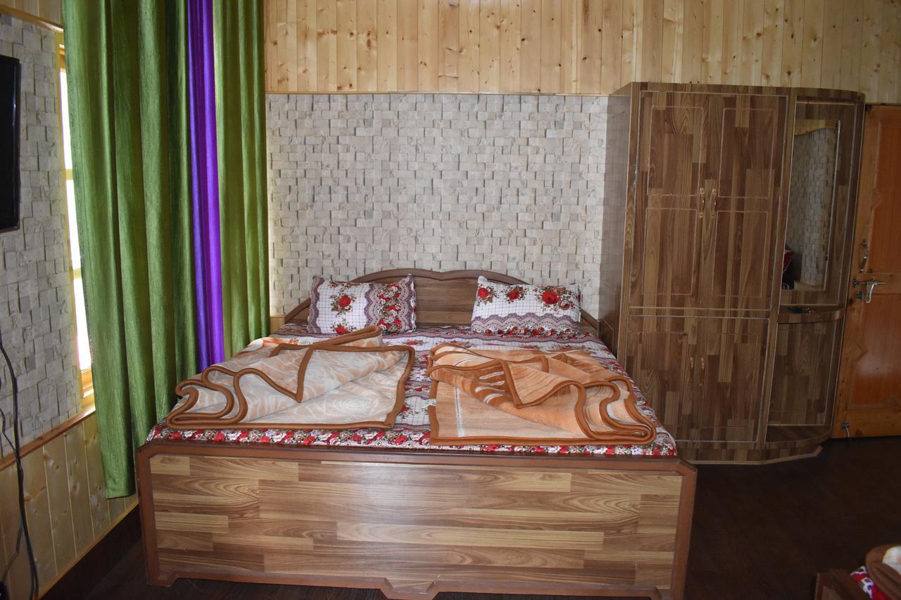 White House Kasol Hotel Eksteriør billede